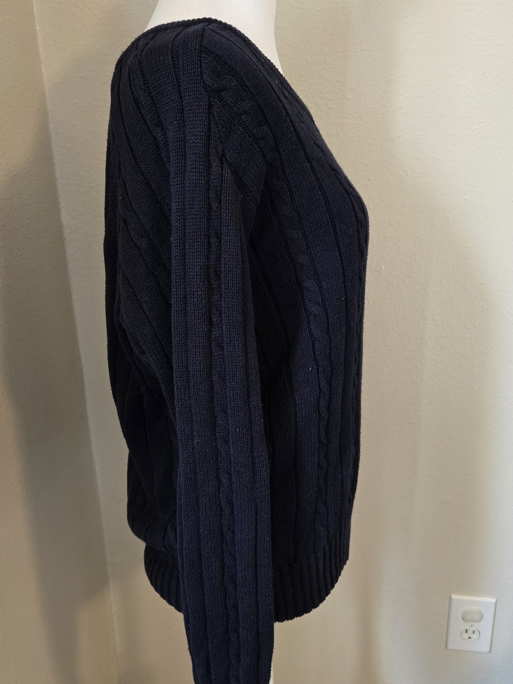 Brandy Melville Navy Cable Knit V-Neck Sweater - Picture 3 of 6